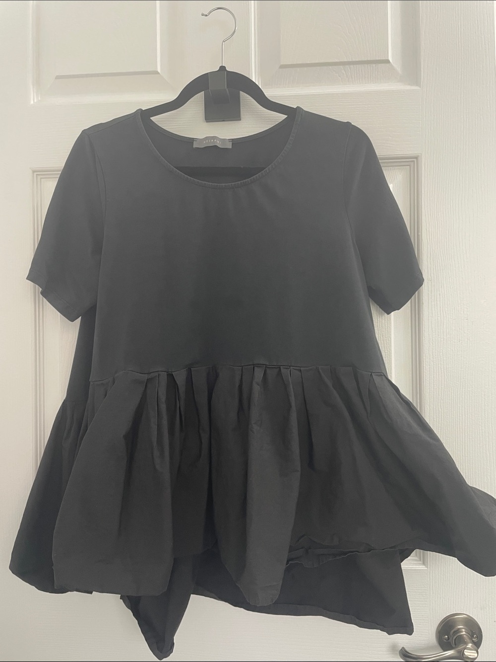 Women's Black Short Sleeve Peplum Tee - Classic Ruffled Hem